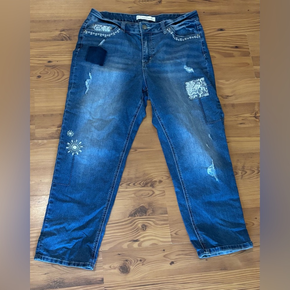 Embellished Blue Women's Jeans - Casual Distressed Style